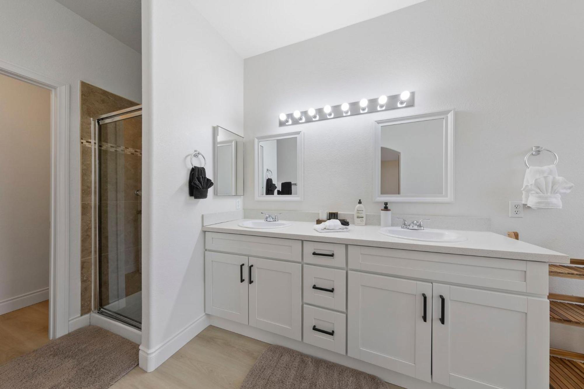 Zen - A Home Away From Home And In Heart Of Las Vegas Exterior photo