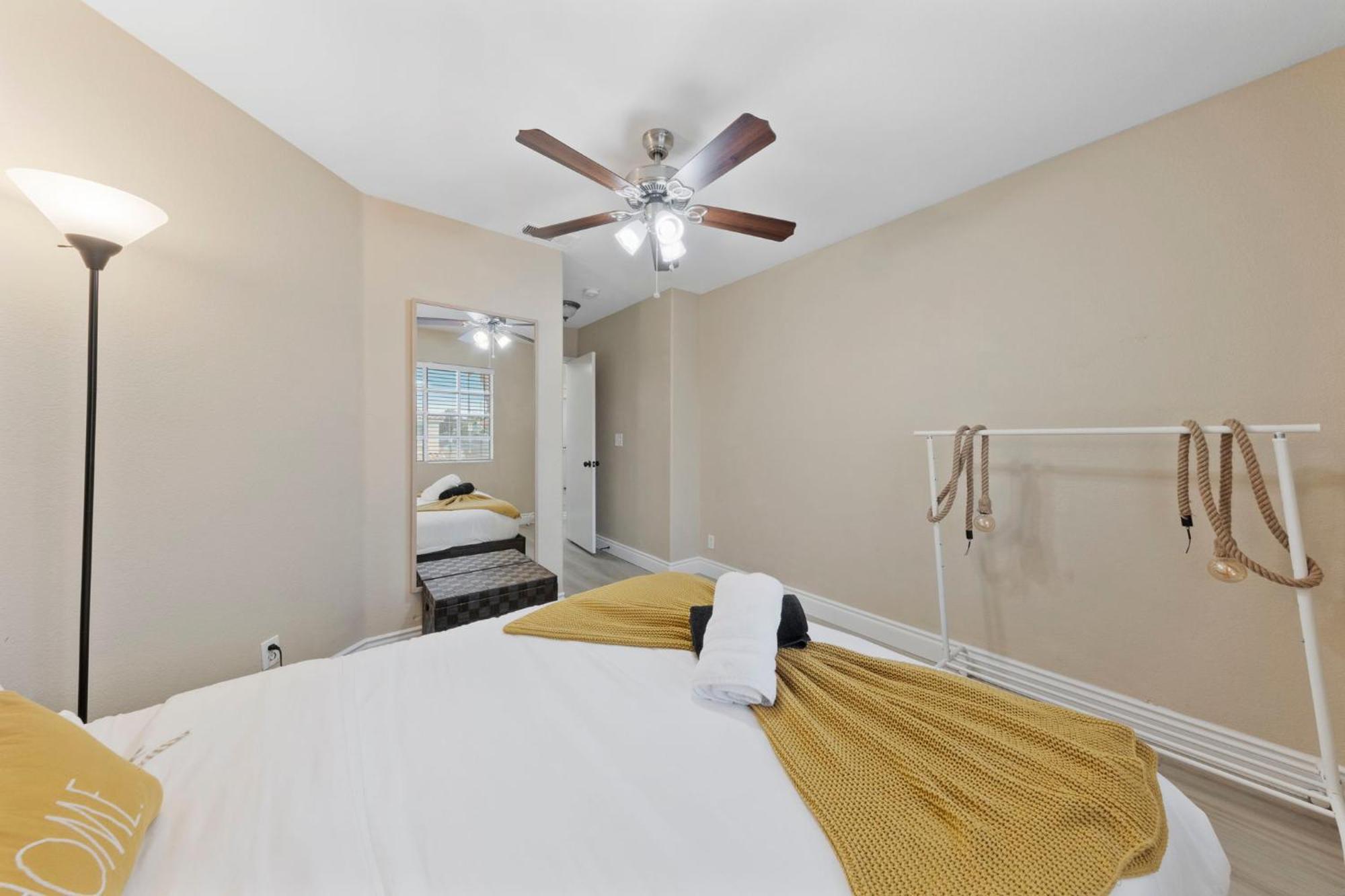 Zen - A Home Away From Home And In Heart Of Las Vegas Exterior photo